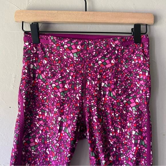 Lululemon Real Quick Crop Leggings Paradise Camo Multi Regal Plum Size 4 - Picture 4 of 10